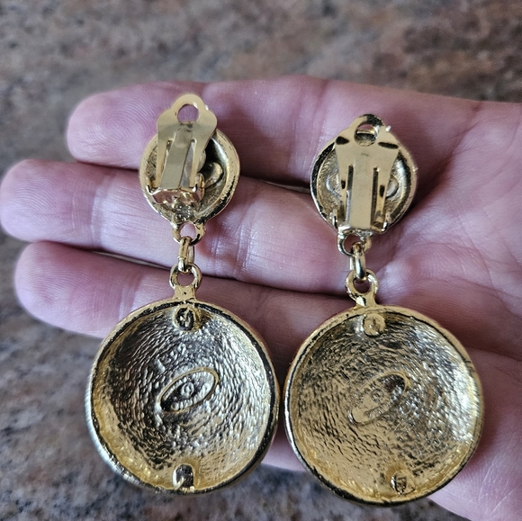 Chanel CC Medallion drop earrings - Picture 2 of 7